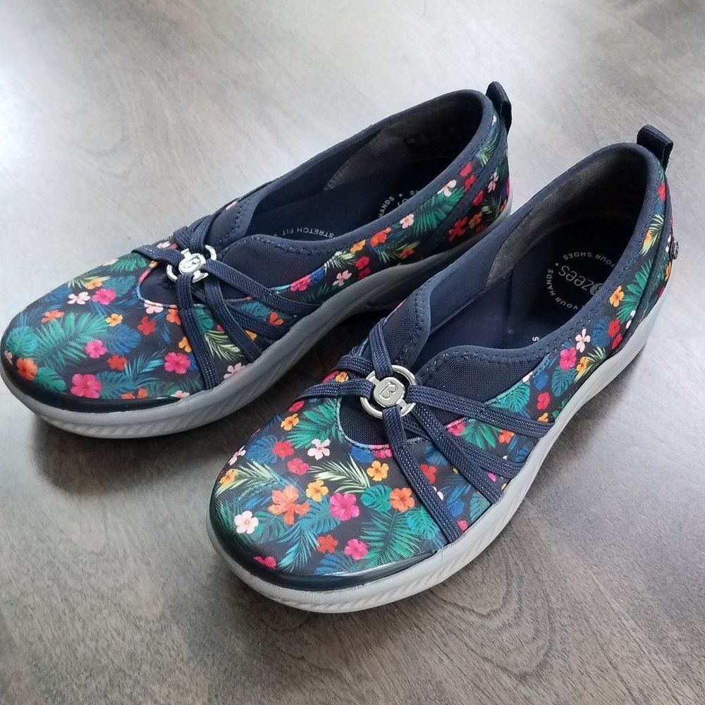 Niche slip-on shoes